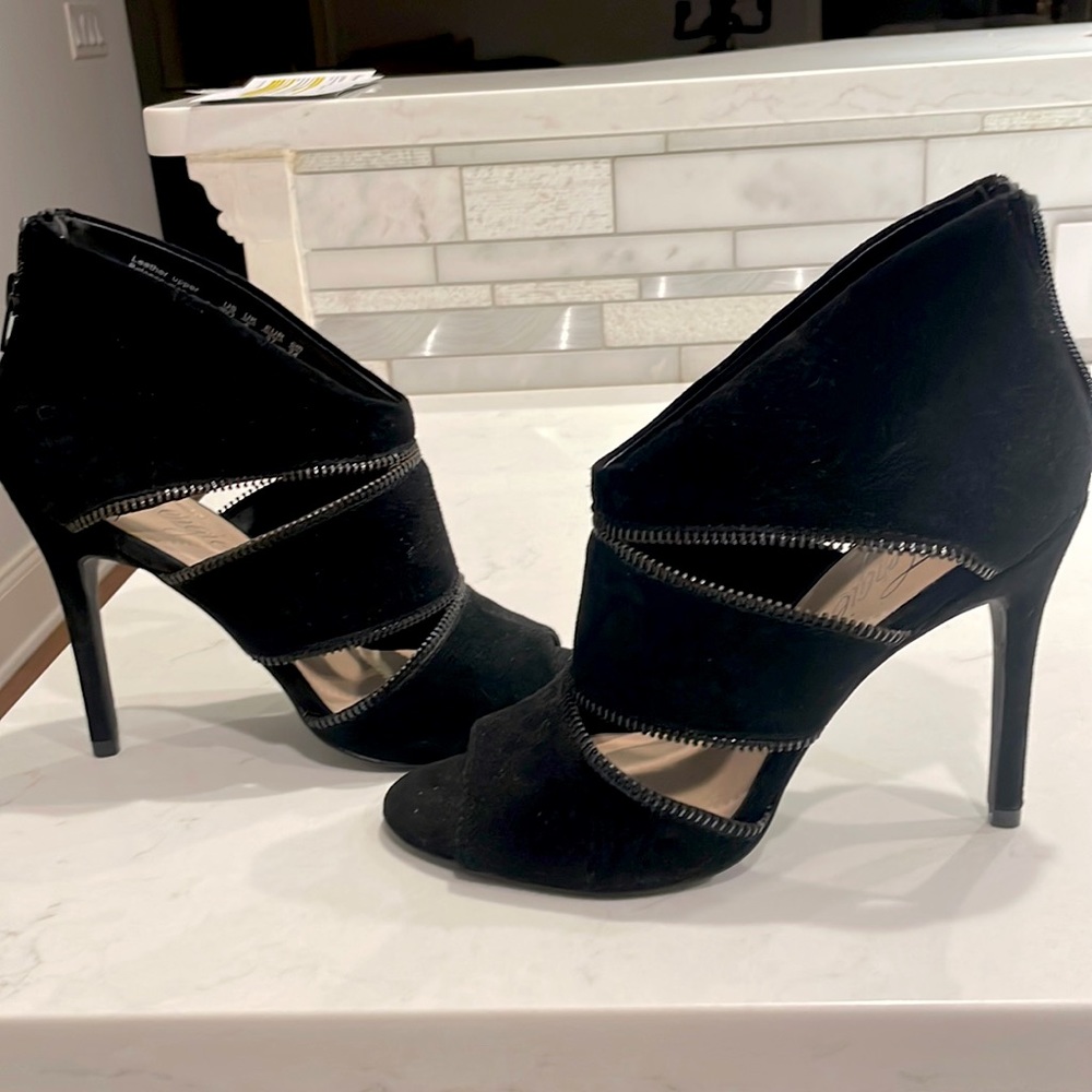 Women’s black open toe heels